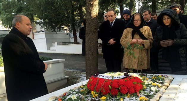 İsmail Cem ölümünün 9. yılında mezarı başında anıldı