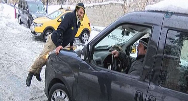 İstanbul'da sürücülerin karla imtihanı