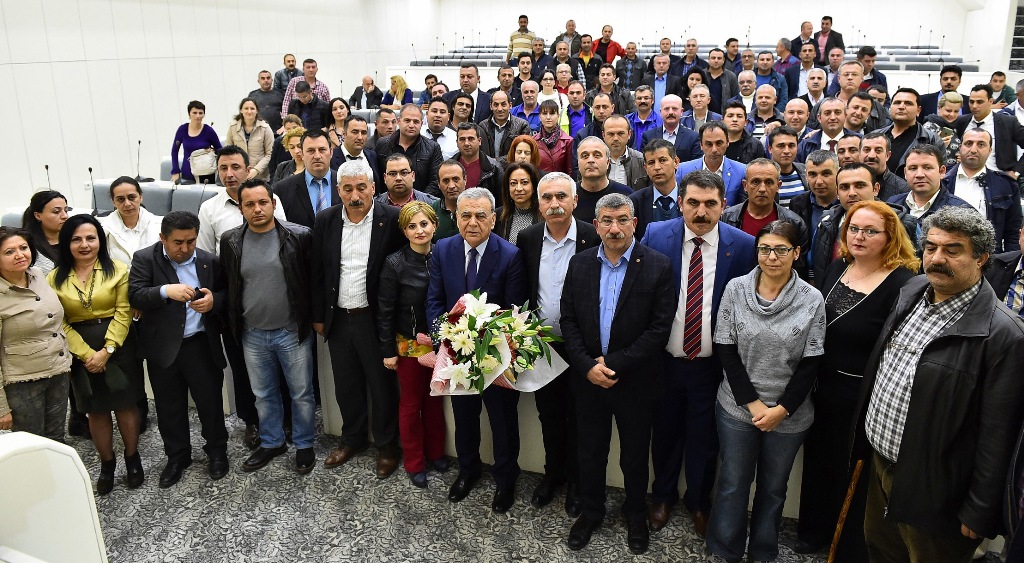 İZELMAN işçileri ''teşekkür'' için geldi