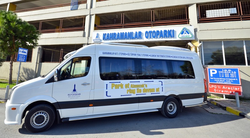 İzmir'de ''Ucuz otopark, ücretsiz servis'' dönemi