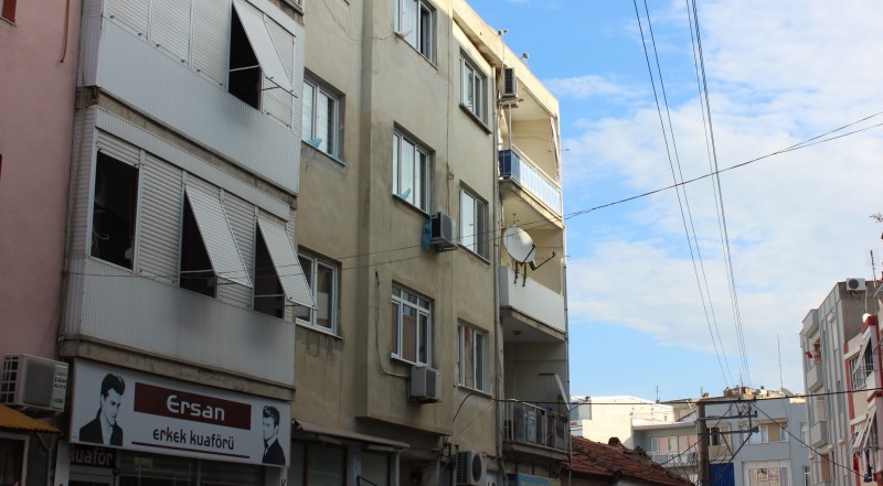 İZMİR'DE 4 KİŞİ SOBADAN ZEHİRLENDİ