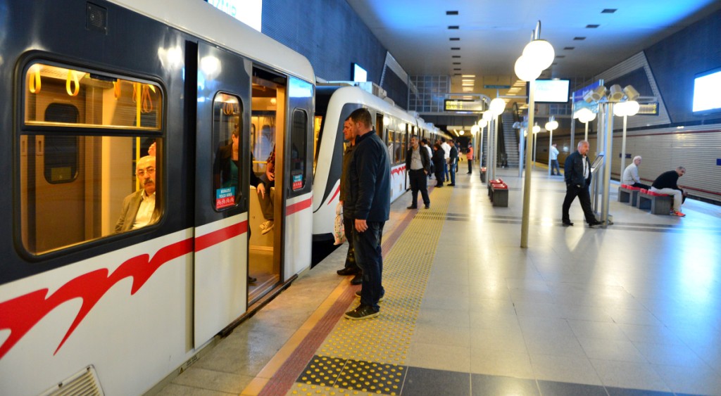 İzmir'de toplu ulaşıma sınav takviyesi