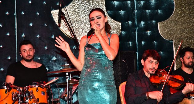 İzmir'de Yıldız Tilbe coşkusu!