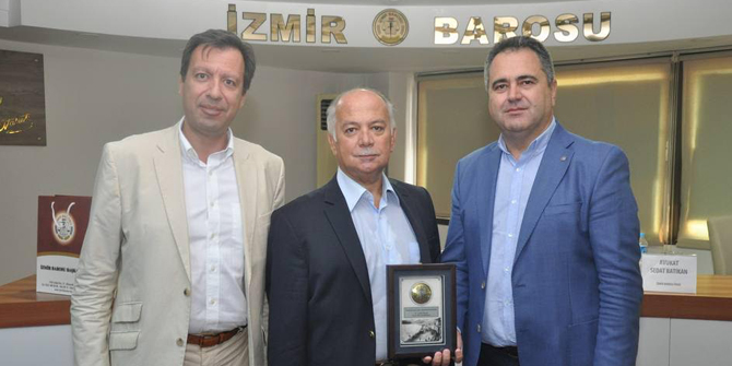 İzmir Barosu Konferansını Düzenledi