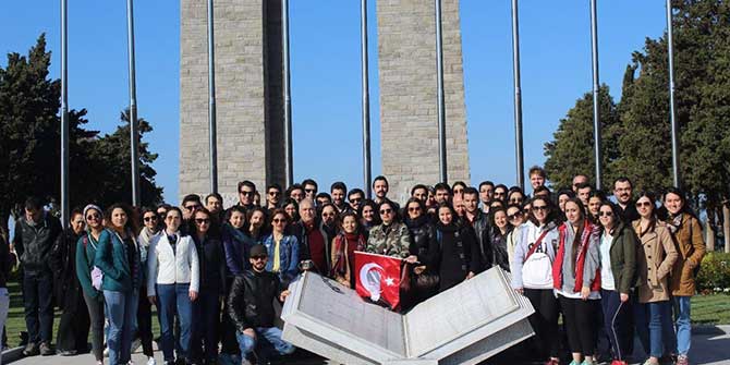 İzmir Barosu Stajyerleri Çanakkale Şehitliğini Ziyaret Etti