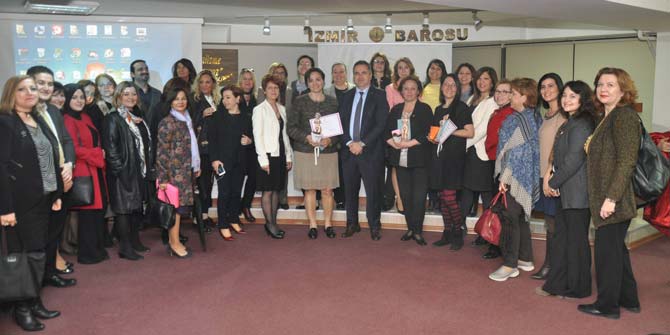 İZMİR BAROSU TOPLUMSAL CİNSİYET EŞİTLİĞİNE DİSİPLİNLER ARASI YAKLAŞIMLAR ÇALIŞTAYI DÜZENLEDİ