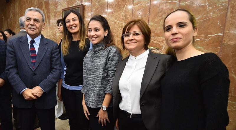 İzmir Büyükşehir’den kadın personele ''8 Mart hediyesi''