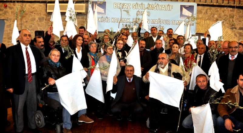 İzmir’de 113 sivil toplum kuruluşundan barış çağrısı