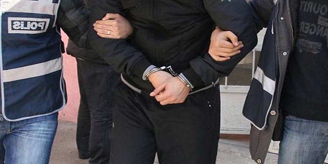 İZMİR'DE 32 KİŞİ FETÖ'DEN TUTUKLANDI