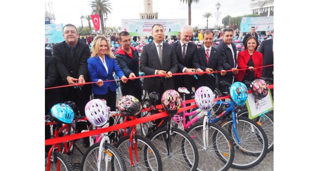 İZMİR’DE 500 BİSİKLET DAĞITILDI