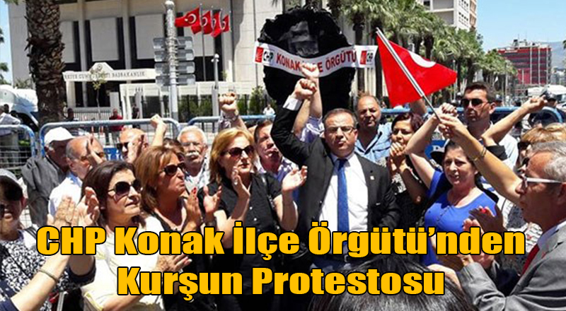 İzmir'de Başbakanlık Binası Önünde CHP'lilerden Kurşun Protestosu