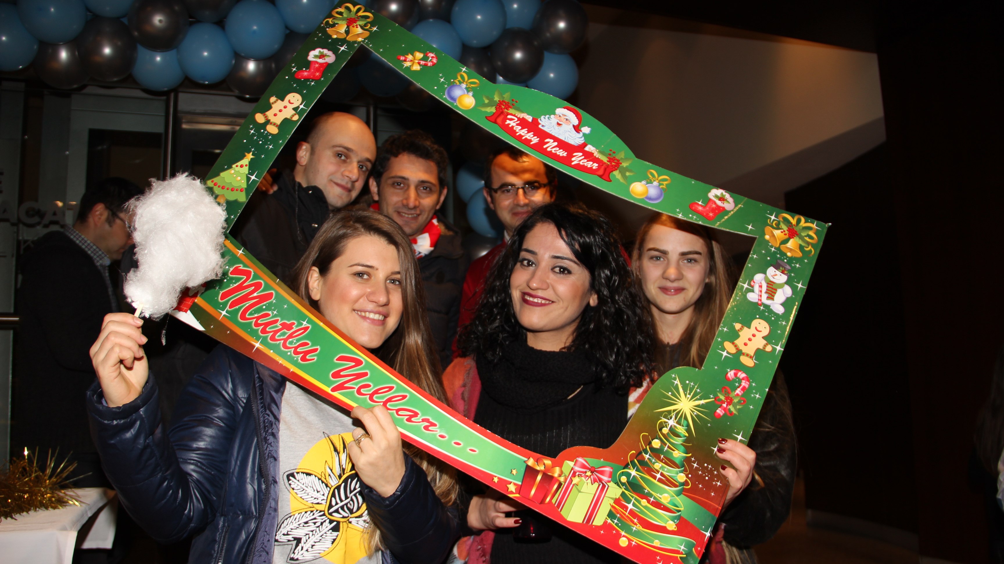 İzmir&#039;de çocuk olmayı resmettiler