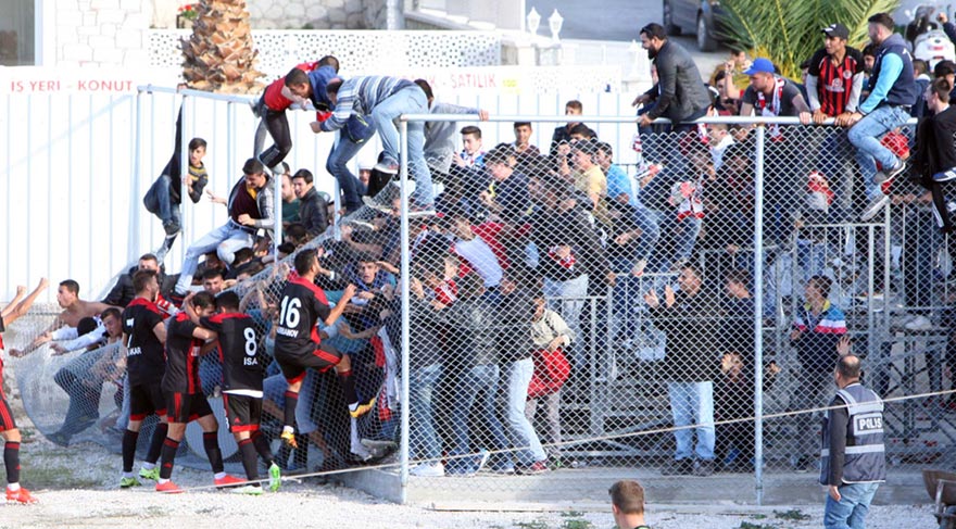 İzmir'de faciaya ramak kaldı! Eziliyorlardı