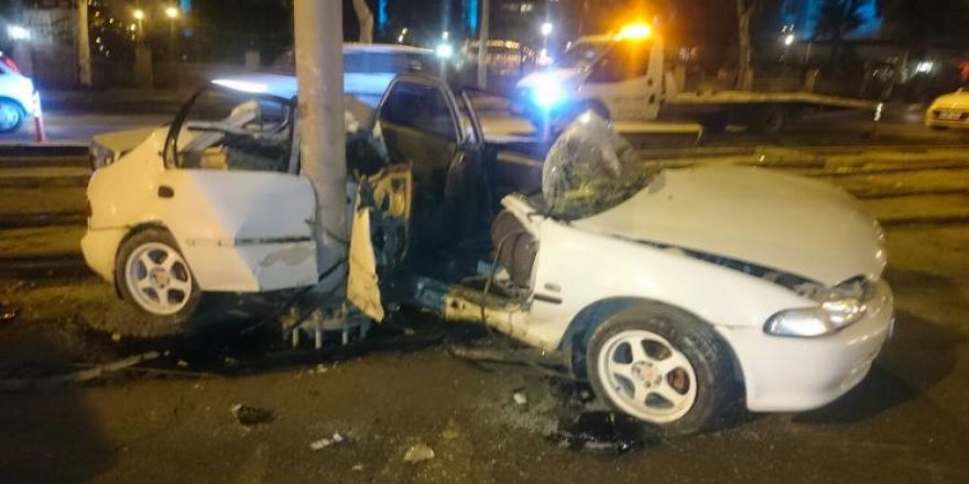 İzmir'de Feci Kaza: 1 Ölü 1 Yaralı