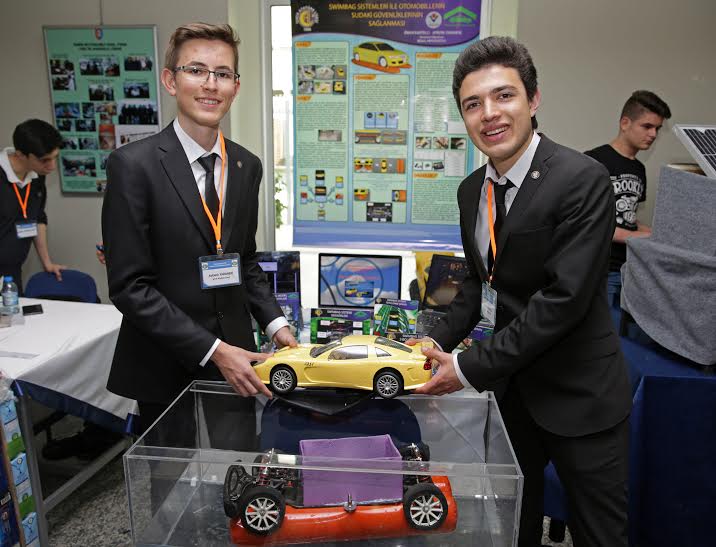 İzmir’in genç mucitleri bir harika