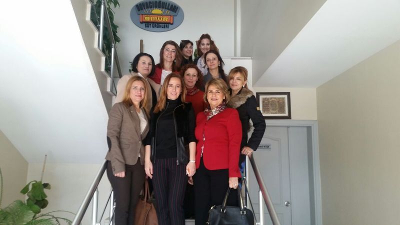 İzmir Kadın Girişimciler Kurulu yönetiminden Tire’de Oda ve firma ziyaretleri