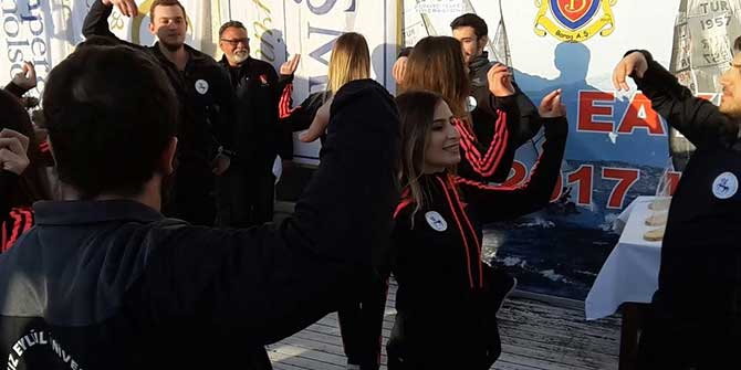 İzmir Kış Trofesi’nde Zeybek Gösterisi…