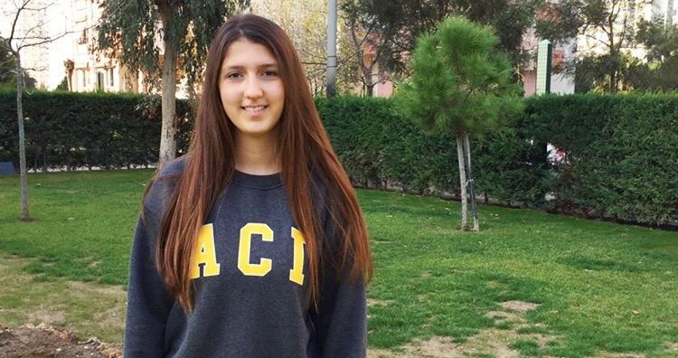 İZMİRLİ ECENAZ TÜRKİYE’NİN GURURU OLDU