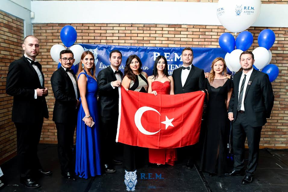 İZMİRLİ ROTARACTÖRLERDEN YUNANİSTAN ÇIKARMASI