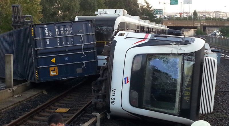 İzmir Metrosu'ndan kaza açıklaması geldi