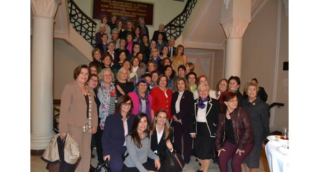 Kadına yönelik şiddeti önlemek için iletişim becerilerini artırmalıyız