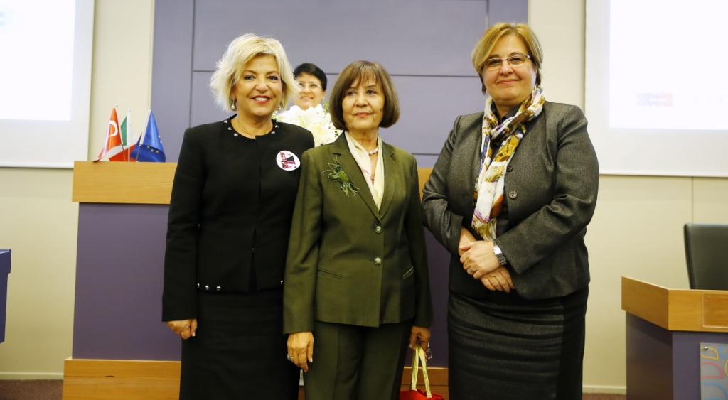 ‘Kadınlar İçin’ konuştular