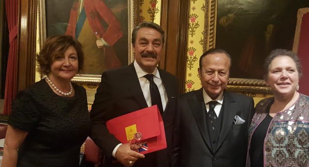 KADİR İNANIR’A LORDLAR KAMARASINDAN ÖDÜL.