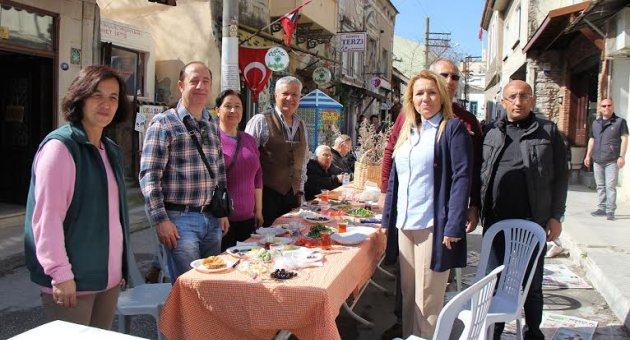 KAHVALTINI AL SANAT SOKAĞINA GEL