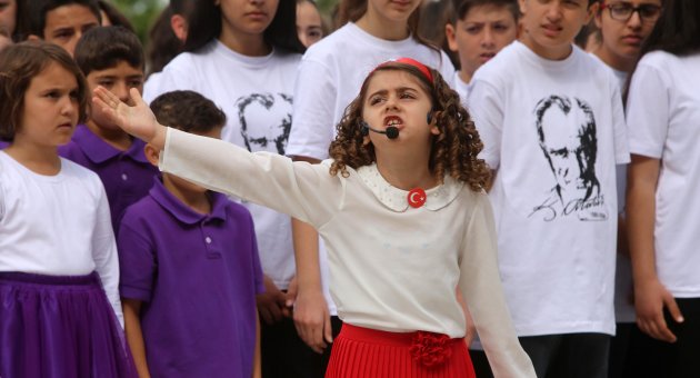 Karabağlar'da 23 Nisan coşkusu