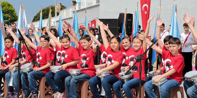 Karabağlar'da 23 Nisan'ın 97. Yıldönümü Kutlandı