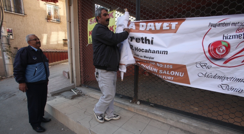 Karabağlar’da izinsiz ilanlara geçit yok