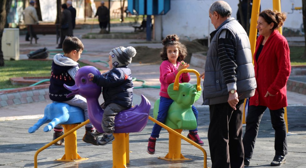 Karabağlar’da nefes alacak yeni alanlar yapılıyor
