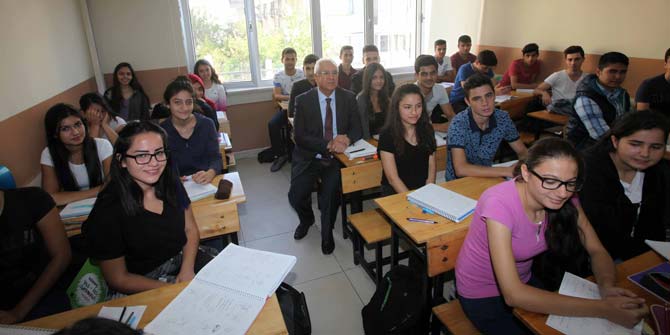 Karabağlar’ın gençleri yüzde 90’ın üzerinde başarı yakaladı