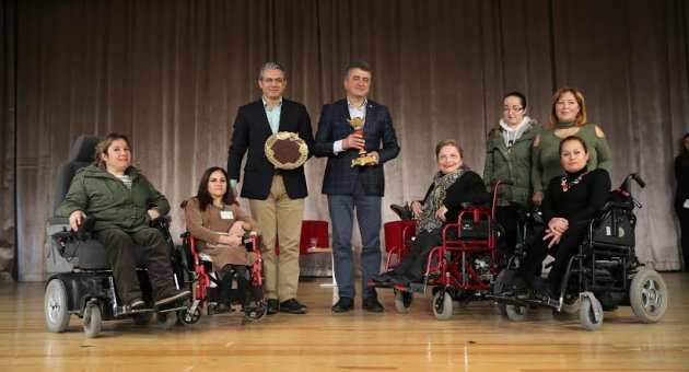 Karşıyaka’da ‘Yıldızlar Geçidi’