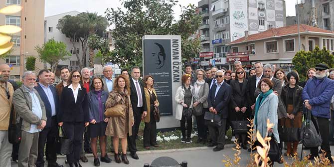 Karşıyaka'ya Noyan Özkan Anıtı