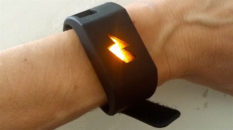 Kart Limiti Aşan Kullanıcıya Elektrik Veren Bileklik