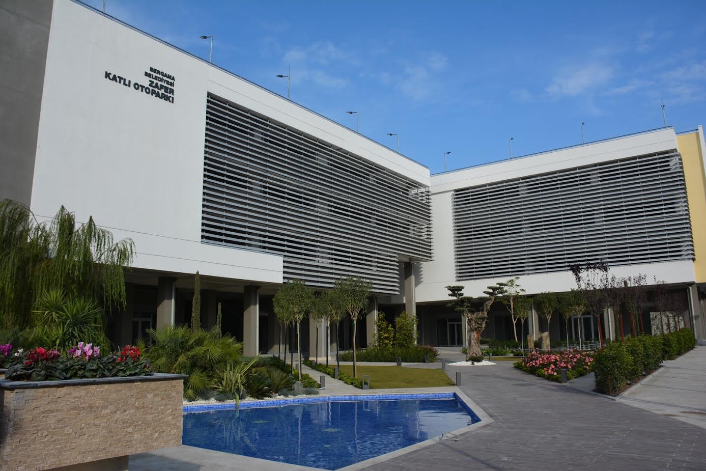 KATLI OTOPARK BERGAMALILARIN HİZMETİNE AÇILDI