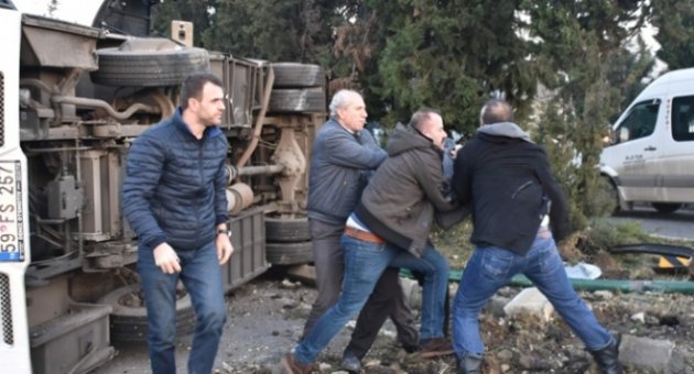 Kaza sonrası birbirlerine girdiler