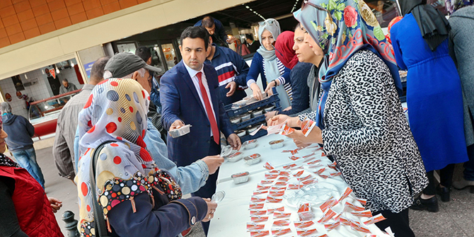 Kemalpaşa Belediyesi'nden aşure hayrı