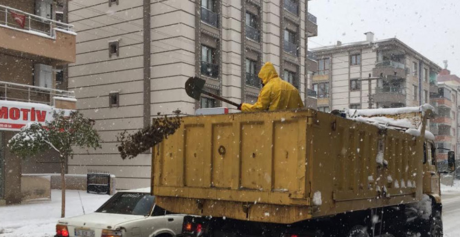 Kemalpaşa'da Kış Mesaisi