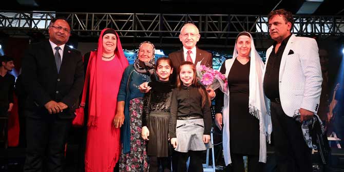 Kılıçdaroğlu İzmir'de Romanlarla buluştu