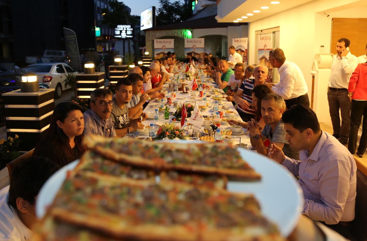 Kırçiçeği'nden Kuşadası'na Çifte Yatırım