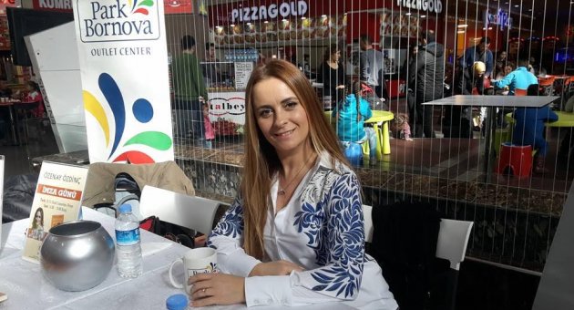 Kitabını lösemili çocuklar için imzaladı…