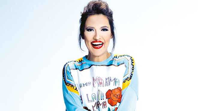 Kıyafetleri yeni evine sığmadı