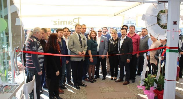 Köfteci Ramiz Foça Şubesini  Açtı!