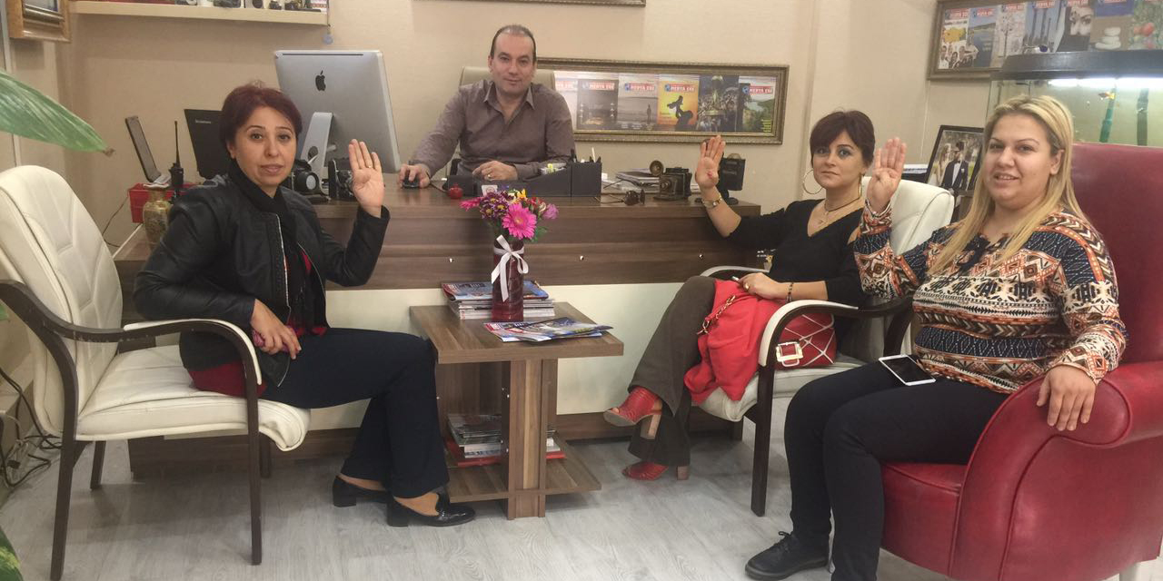 KonAKlı kadınlar kapı kapı geziyor