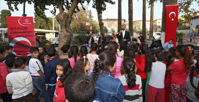 Konak'ta 29 Ekim Kutlaması Romanlarla Son Buldu