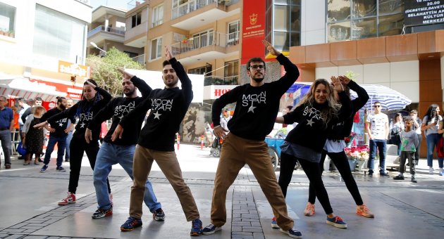 Konak’ta ‘Barış için Sanat’