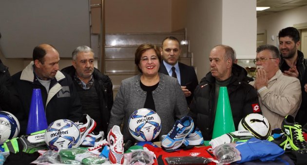 Konak’tan amatöre bir destek daha