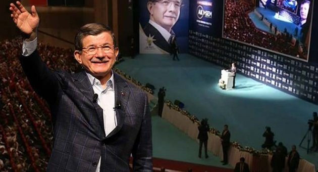 Kongre merkezinde Davutoğlu'na büyük sürpriz!